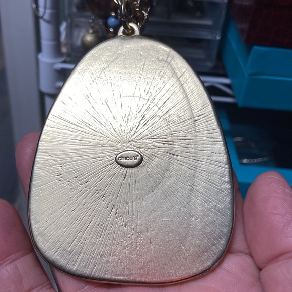 Gorgeous Animal Print Pendant Necklace - Picture 7 of 7